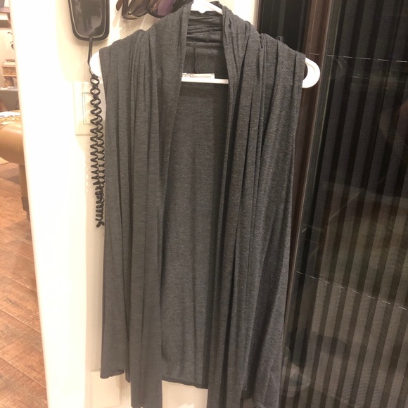 💕Charlotte Russe Open front gray top one-size - Picture 2 of 5